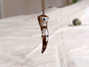 otter pendant porcelain loutre